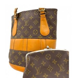 Louis Vuitton
Marais Bucket, key holder & Pochette